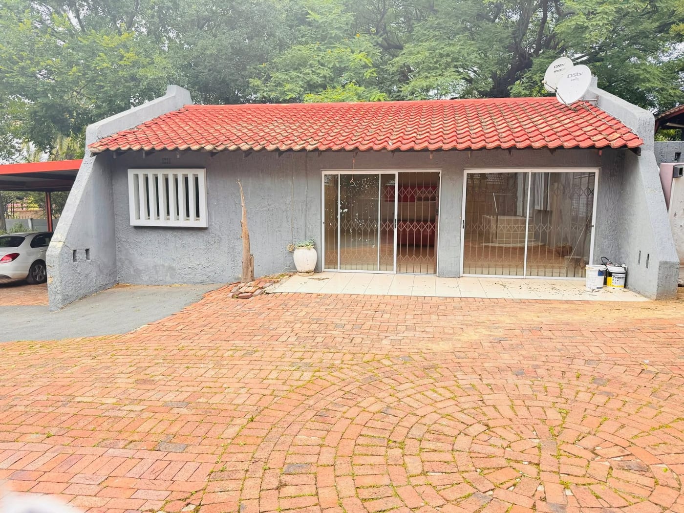 2 bedroom cottage in Sandton