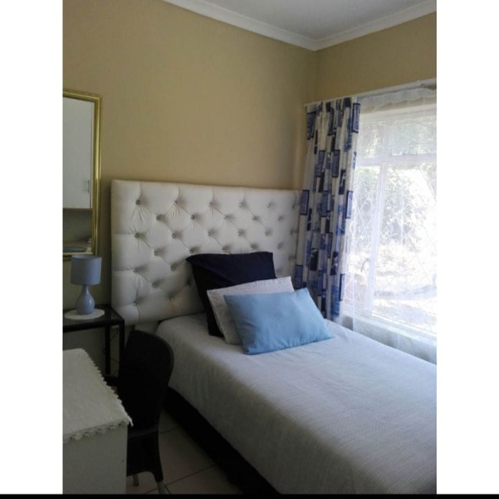 2 bedroom cottage in Randburg