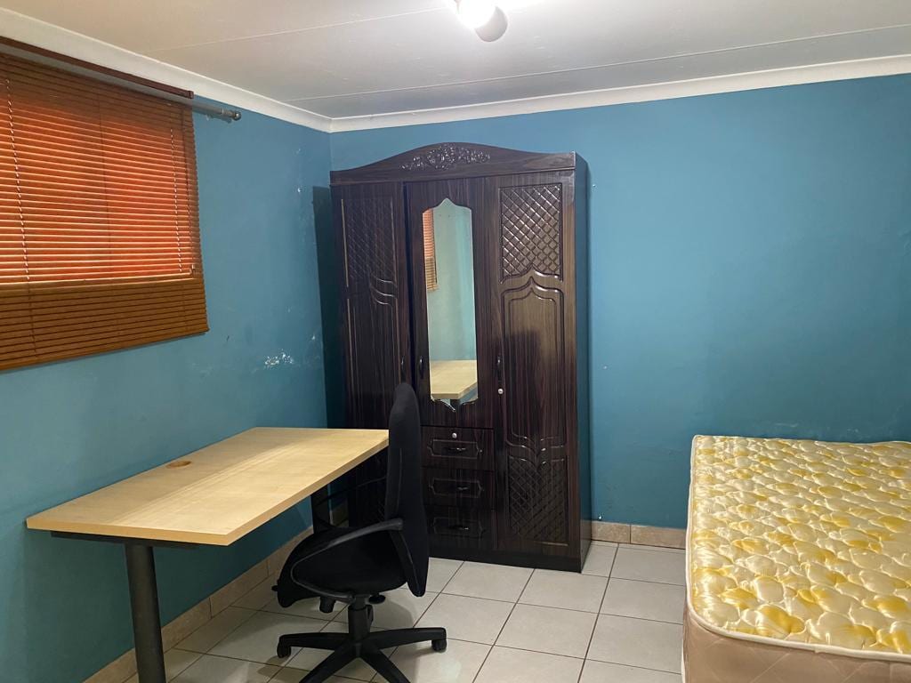 Rooms in Westdene