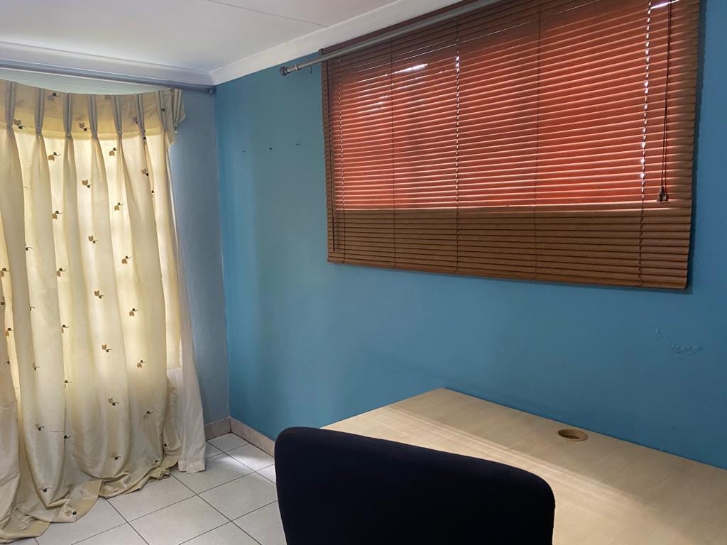 Rooms in Westdene
