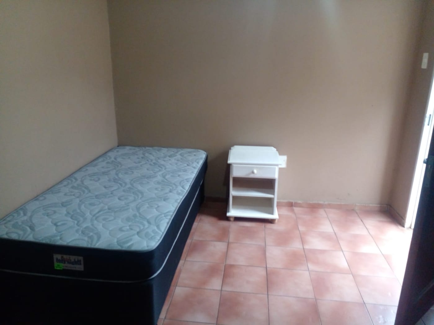 Single rooms in Westdene