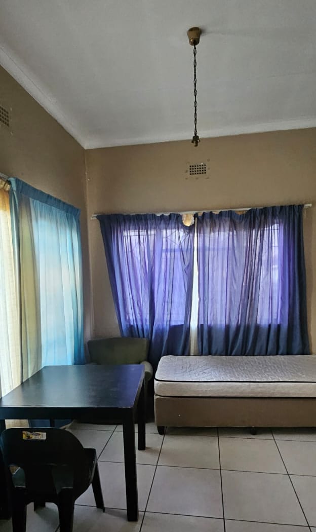 2 bedroom cottage in Auckland Park