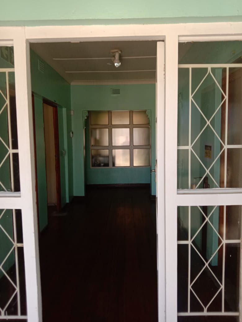 Rooms in Westdene