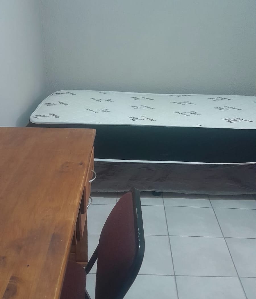 Ladies only single rooms in Rossmore