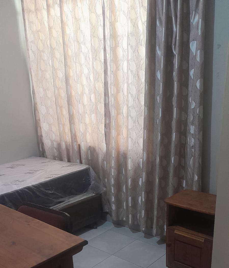 Ladies only single rooms in Rossmore