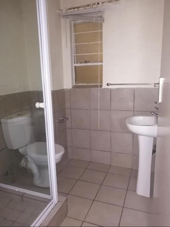 Bachelor in Braamfontein -  Bridgeview Apartments