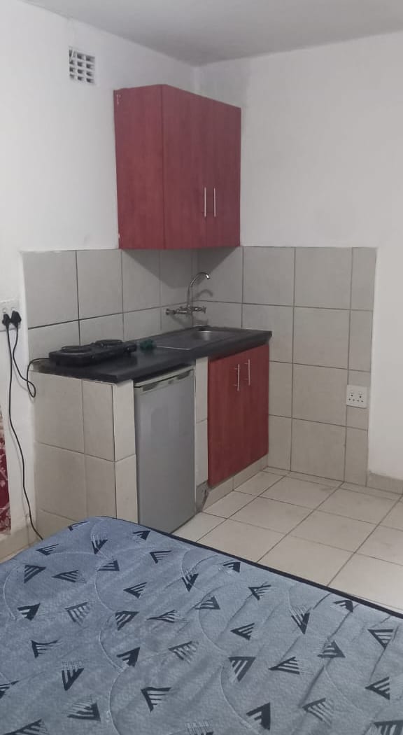 Bachelor In Bezuidenhout Valley