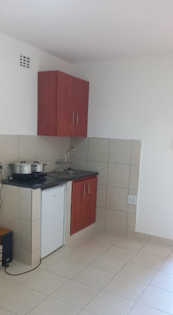Bachelor In Bezuidenhout Valley