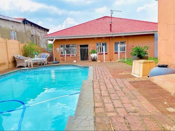 Accommodation in Hursthill